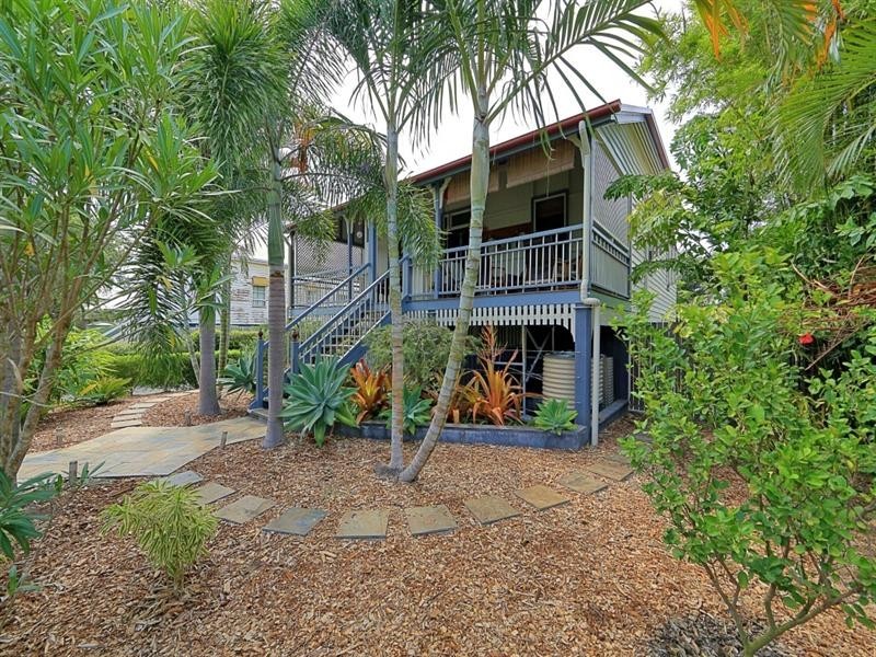 8 Rowland Street, Bundaberg South QLD 4670