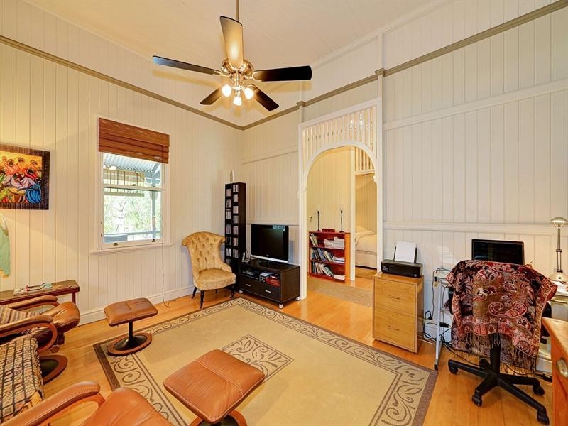 8 Rowland Street, Bundaberg South QLD 4670