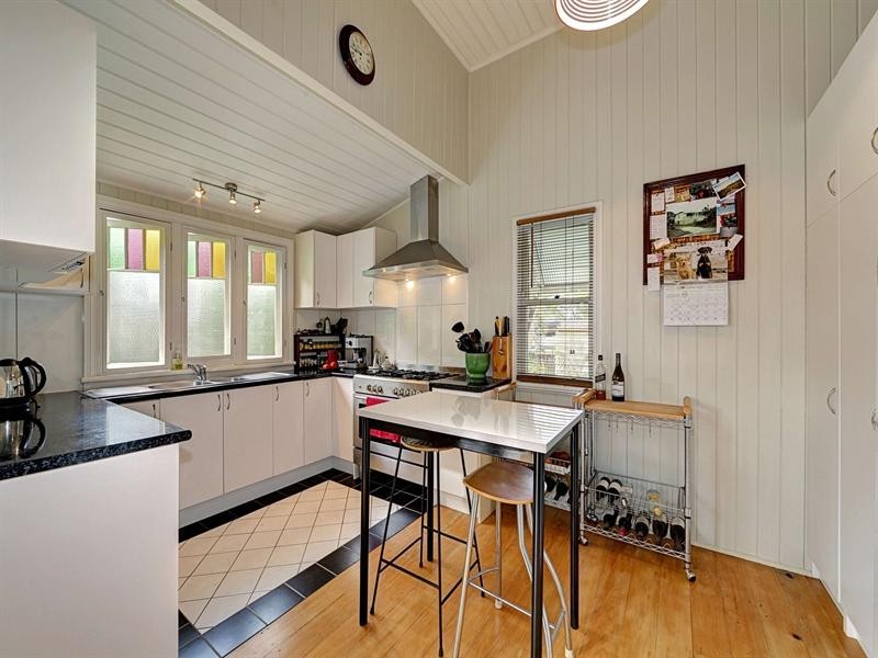 8 Rowland Street, Bundaberg South QLD 4670