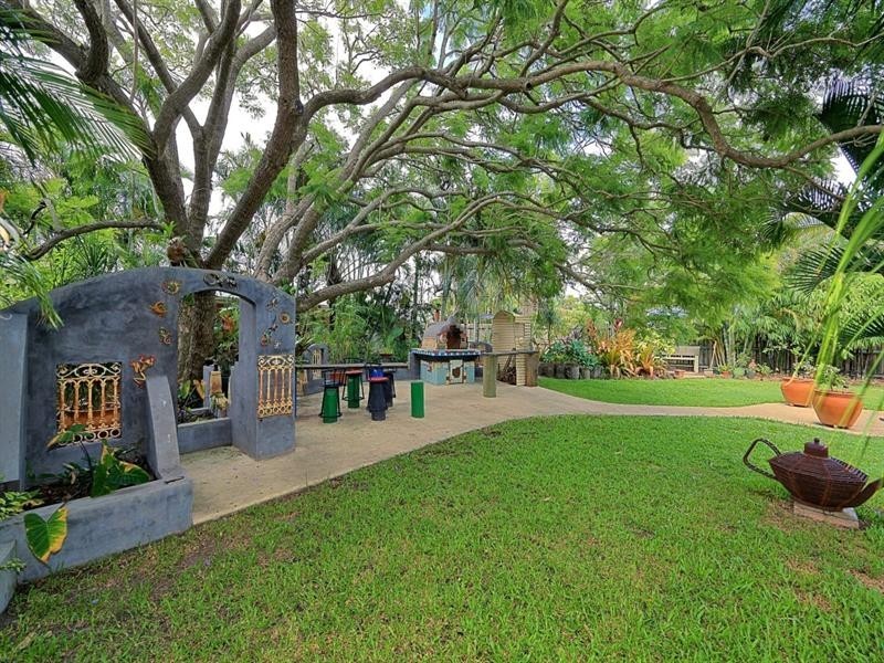 8 Rowland Street, Bundaberg South QLD 4670