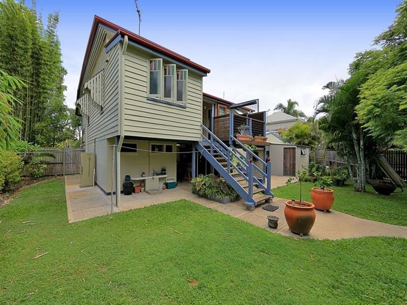 8 Rowland Street, Bundaberg South QLD 4670