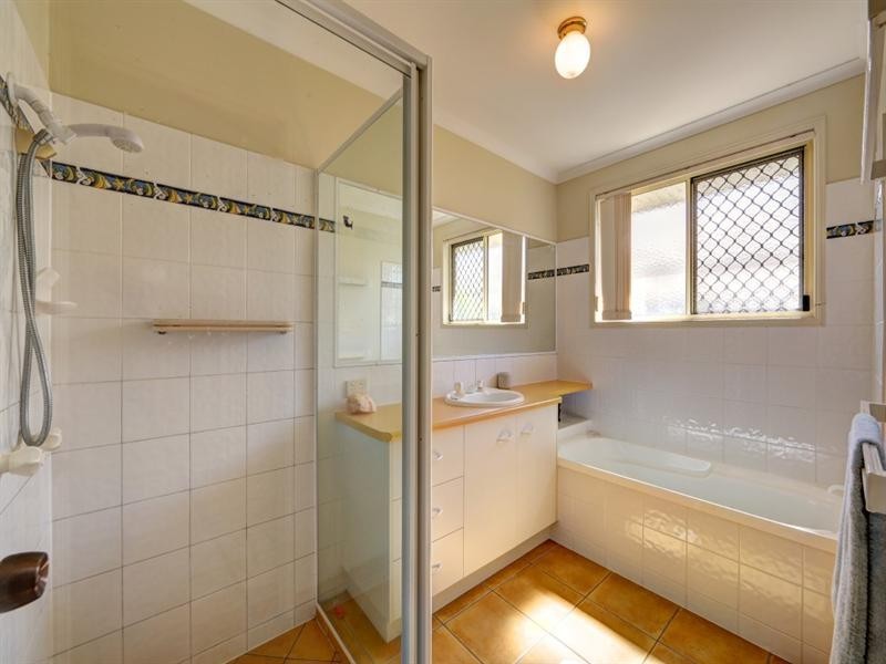 2 Cartwright Court, Kalkie QLD 4670