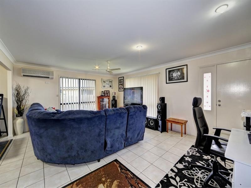 18 Toppers Drive, Coral Cove QLD 4670