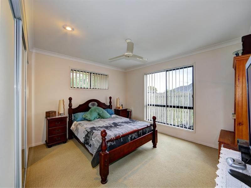 18 Toppers Drive, Coral Cove QLD 4670
