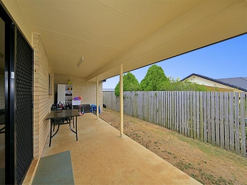 18 Toppers Drive, Coral Cove QLD 4670