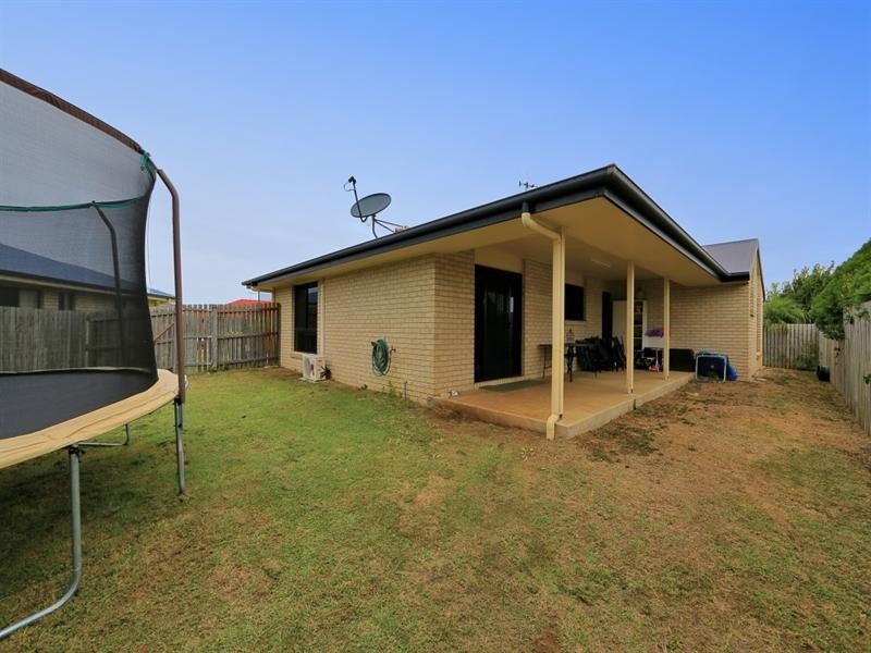 18 Toppers Drive, Coral Cove QLD 4670