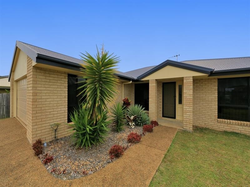 18 Toppers Drive, Coral Cove QLD 4670