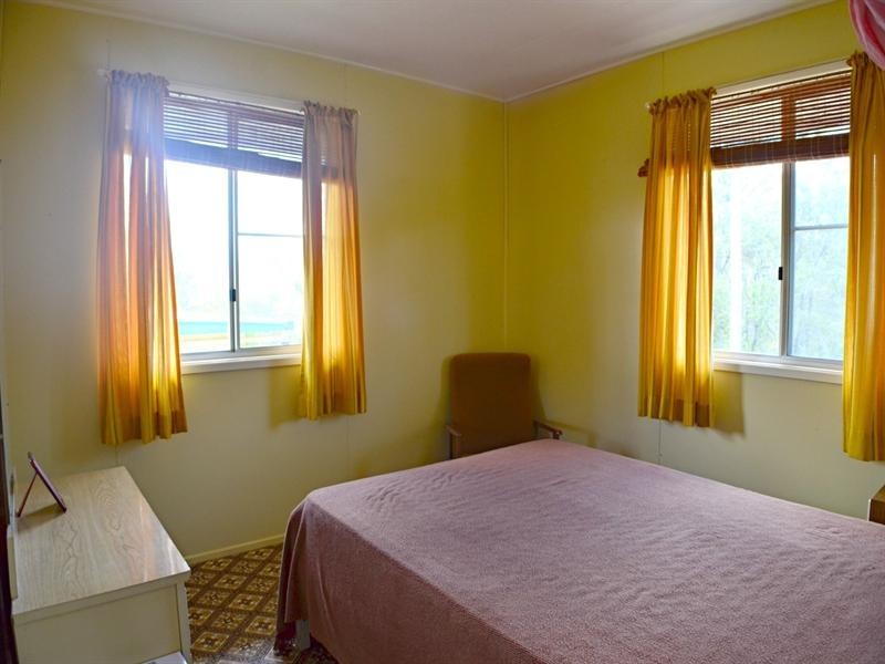 24 Manly Smith Drive, Walkers Point, Woodgate QLD 4660