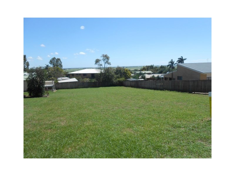 18 Bayview Terrace, Qunaba QLD 4670
