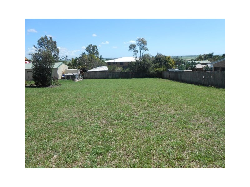 18 Bayview Terrace, Qunaba QLD 4670