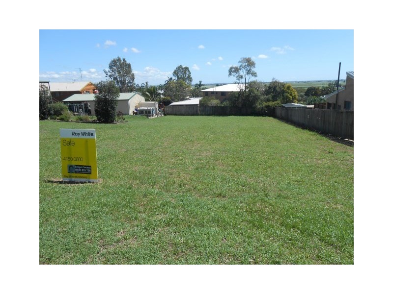 18 Bayview Terrace, Qunaba QLD 4670