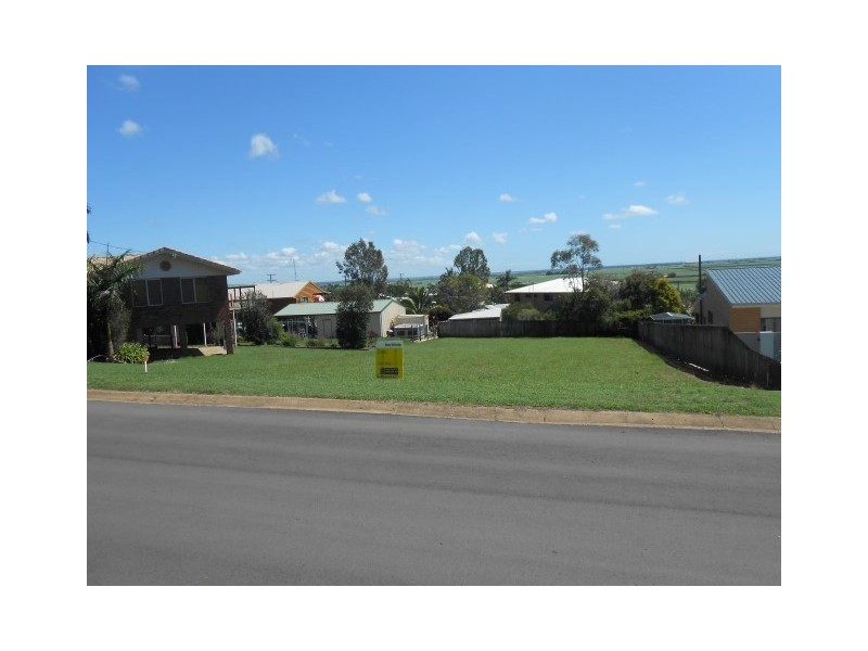 18 Bayview Terrace, Qunaba QLD 4670