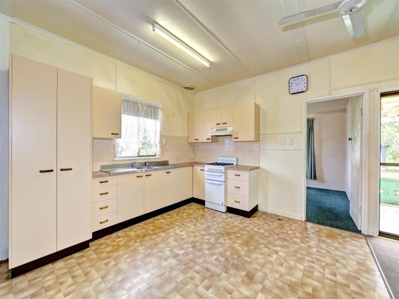 27 Alice Street, Walkervale QLD 4670