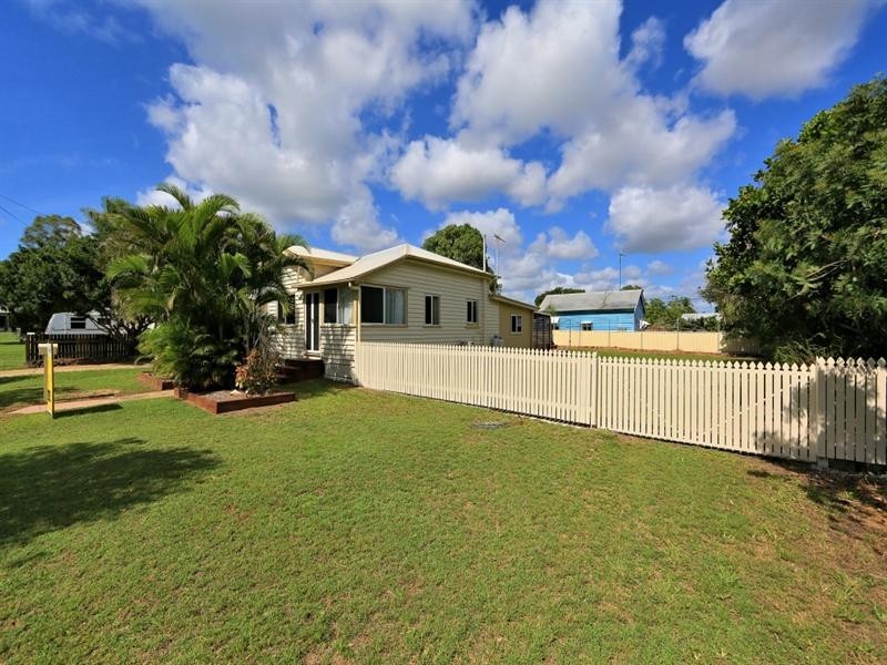1 Briggenshaw Street, Kepnock QLD 4670