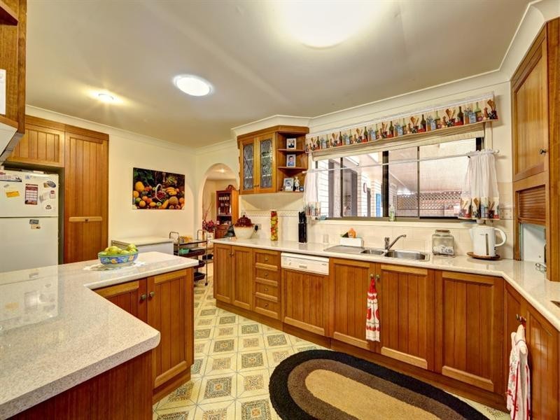 4 Deegan Street, Avenell Heights QLD 4670