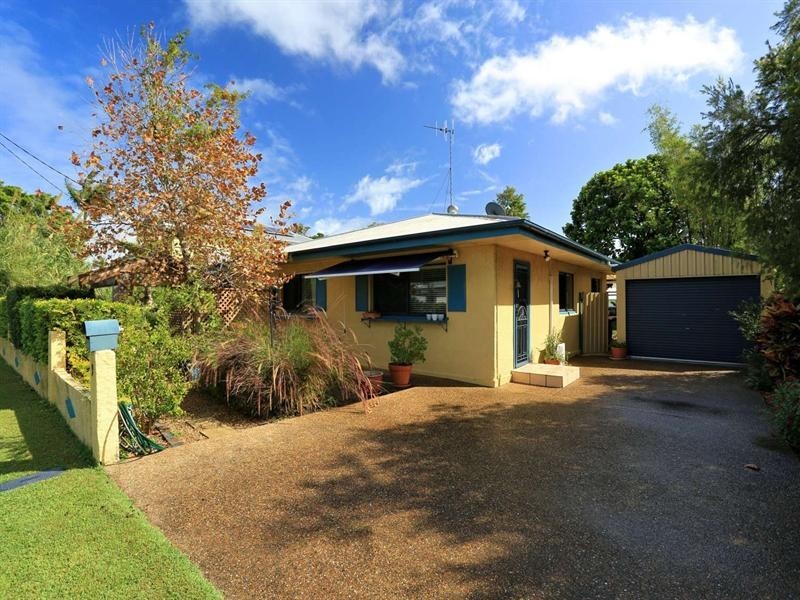 9 High Street, Walkervale QLD 4670