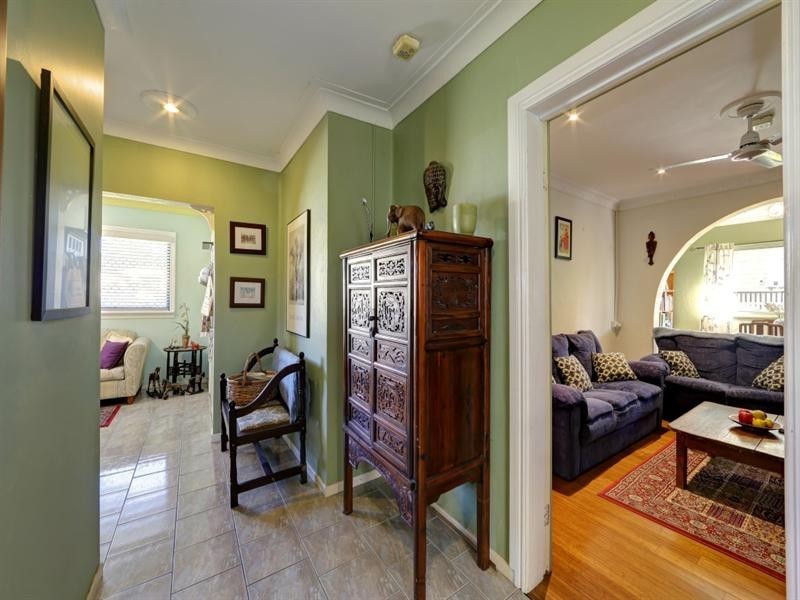 9 High Street, Walkervale QLD 4670