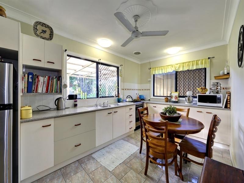 9 High Street, Walkervale QLD 4670