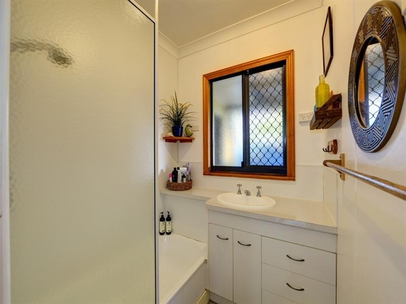9 High Street, Walkervale QLD 4670