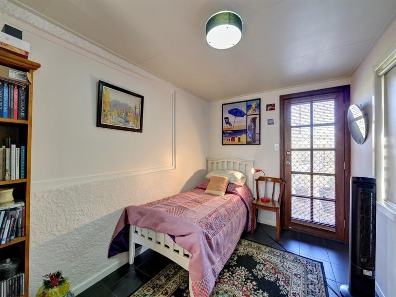 9 High Street, Walkervale QLD 4670