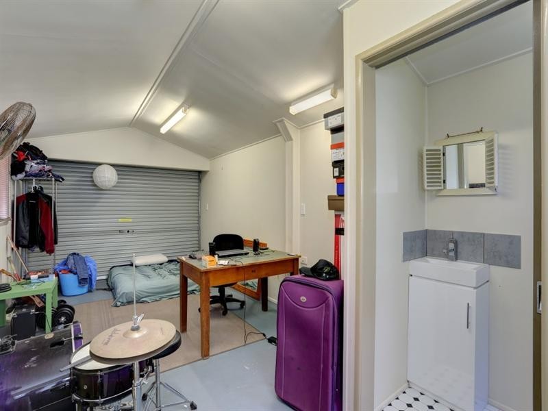 9 High Street, Walkervale QLD 4670