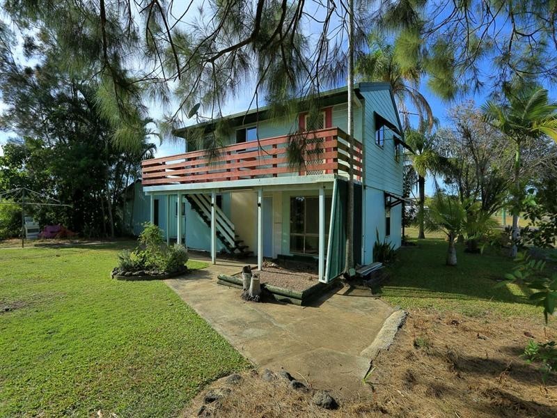 7 Duffy Street, Burnett Heads QLD 4670