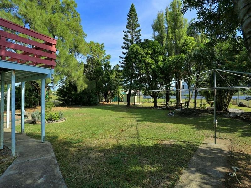 7 Duffy Street, Burnett Heads QLD 4670