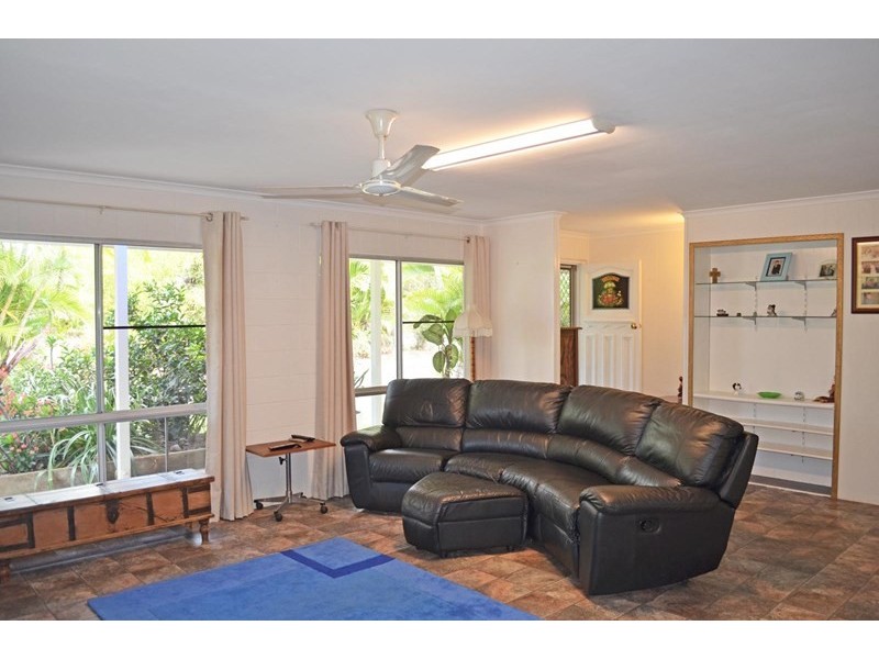 10 Bush Road, Branyan QLD 4670