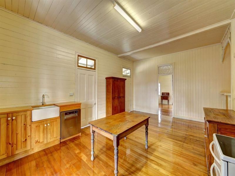 1 Sims Road, Avenell Heights QLD 4670