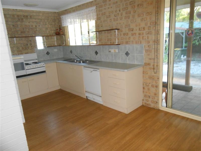 4 Kentia Avenue, Moore Park Beach QLD 4670