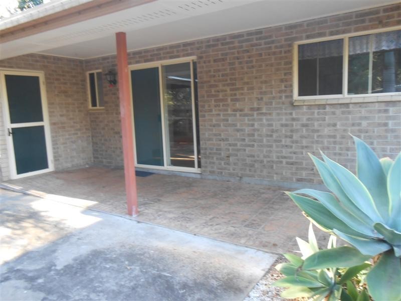 4 Kentia Avenue, Moore Park Beach QLD 4670