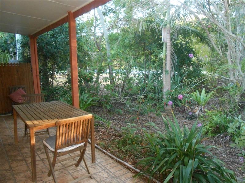 4 Kentia Avenue, Moore Park Beach QLD 4670