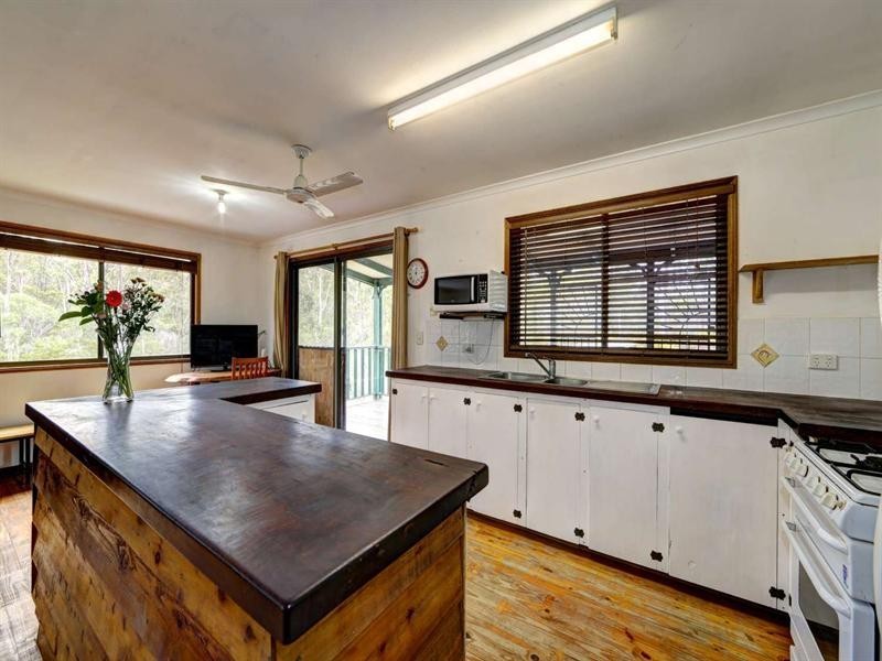 159 Hills Road, South Bingera QLD 4670