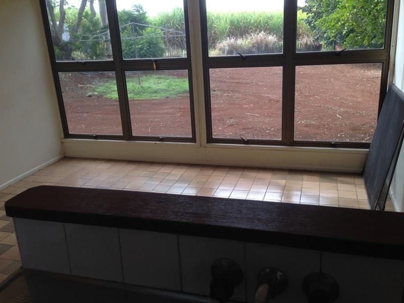 5 Hummock Road, Qunaba QLD 4670