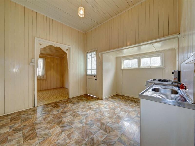 75 Crofton Street, Bundaberg West QLD 4670