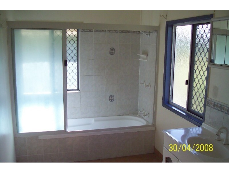 8 Mason Street, Mount Perry QLD 4671