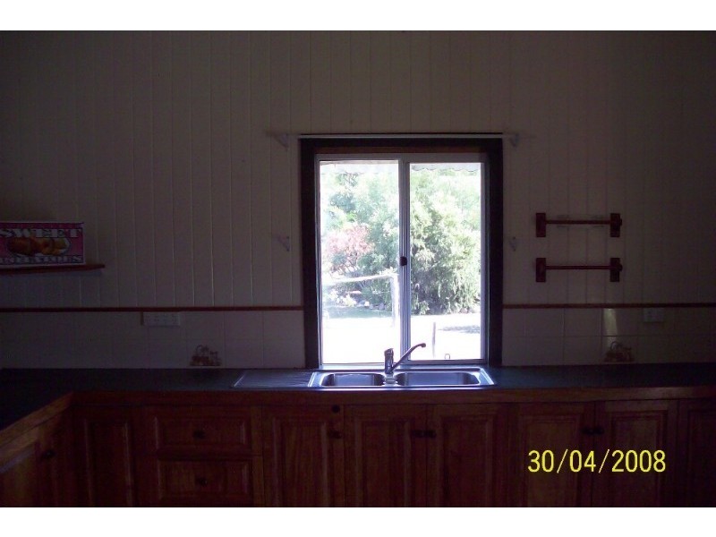 8 Mason Street, Mount Perry QLD 4671