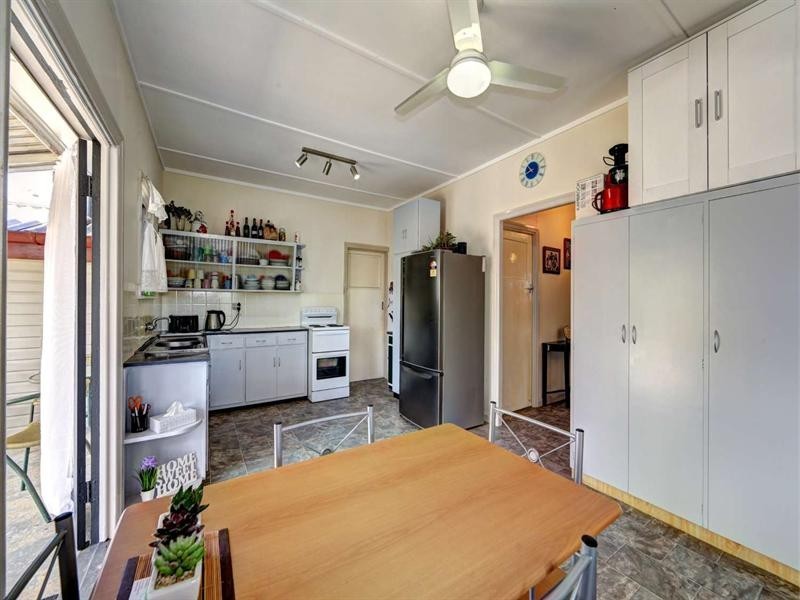 48 Hurst Street, Walkervale QLD 4670