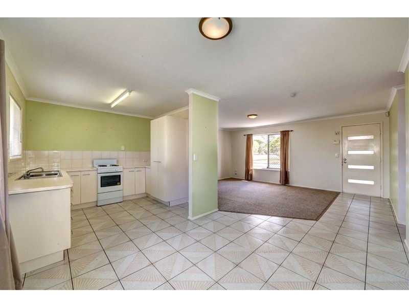 15 Paradise Avenue, Thabeban QLD 4670