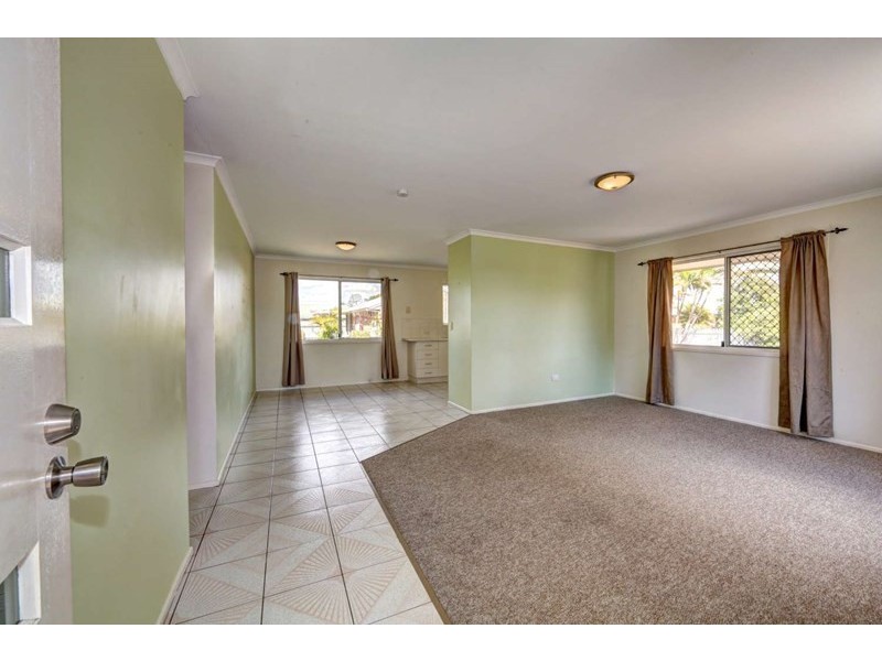 15 Paradise Avenue, Thabeban QLD 4670