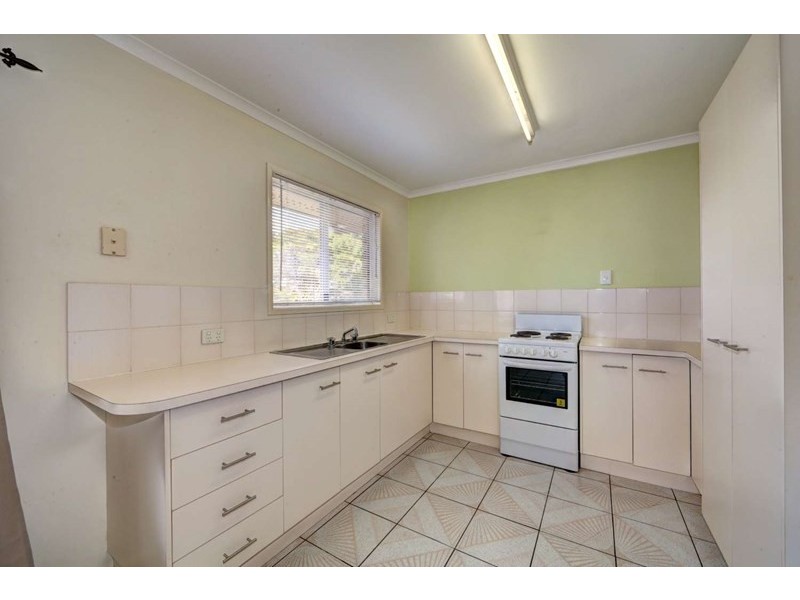 15 Paradise Avenue, Thabeban QLD 4670