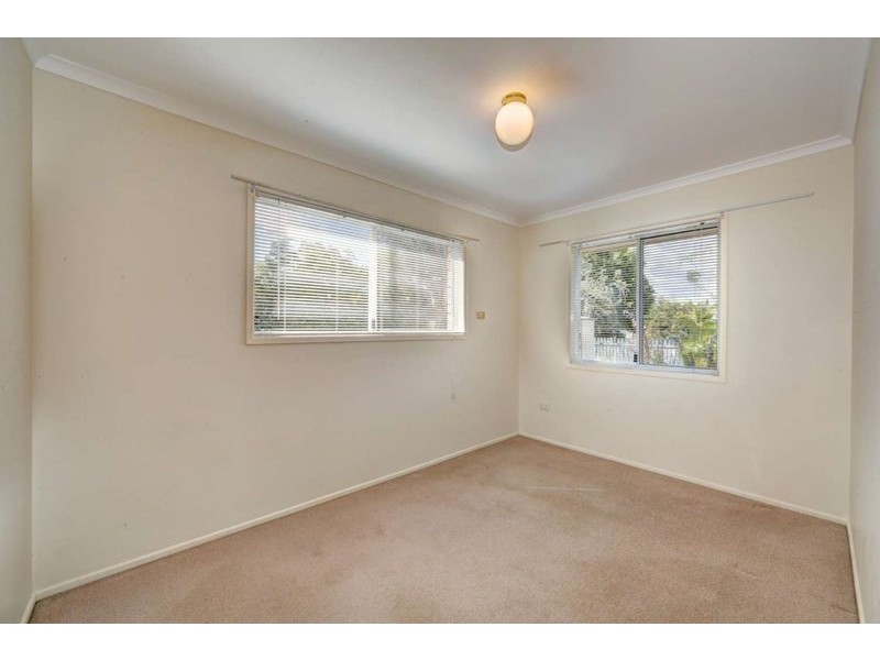 15 Paradise Avenue, Thabeban QLD 4670