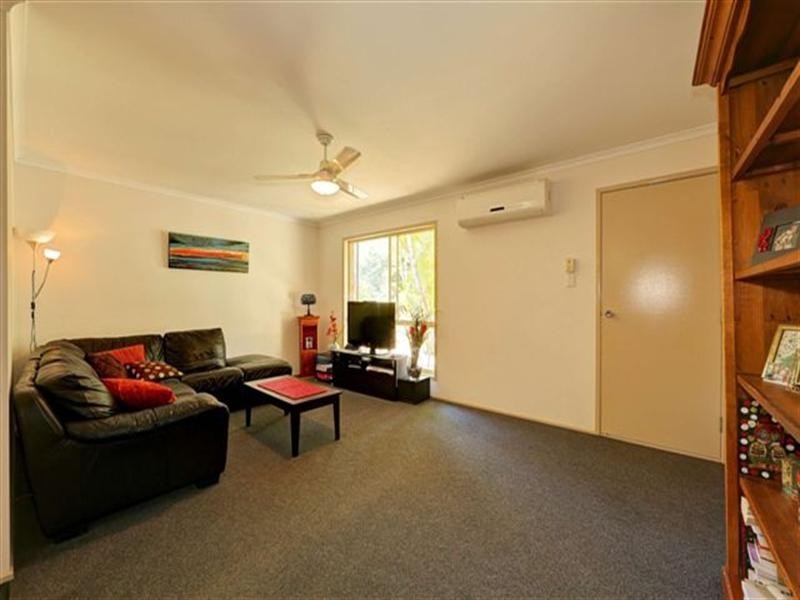 12 Lagoon Drive, Moore Park Beach QLD 4670