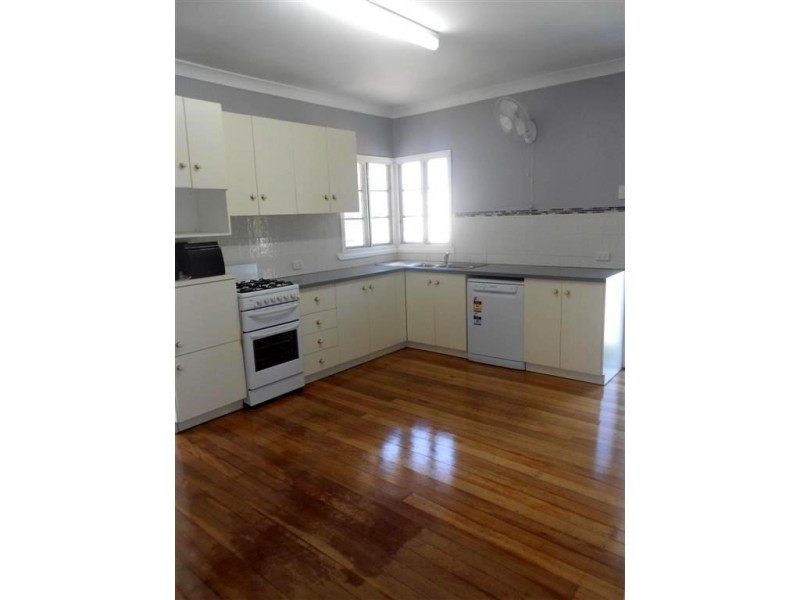 28 Normanby Street, Avondale QLD 4670