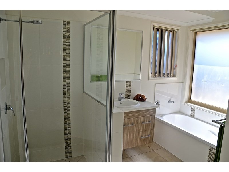 12 Logan Road, Innes Park QLD 4670