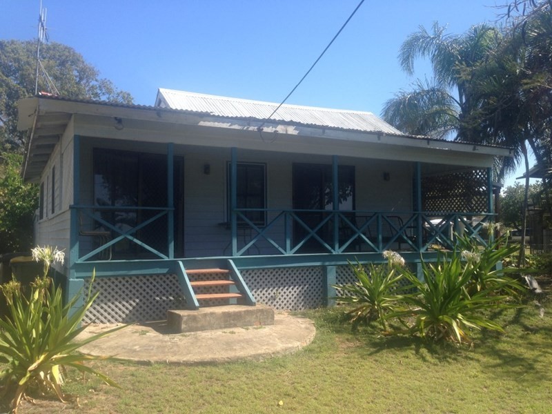 12 Harbour Esplanade, Burnett Heads QLD 4670