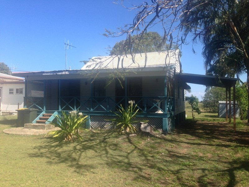 12 Harbour Esplanade, Burnett Heads QLD 4670