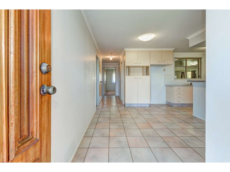 3 Metcalfe Court, Kalkie QLD 4670