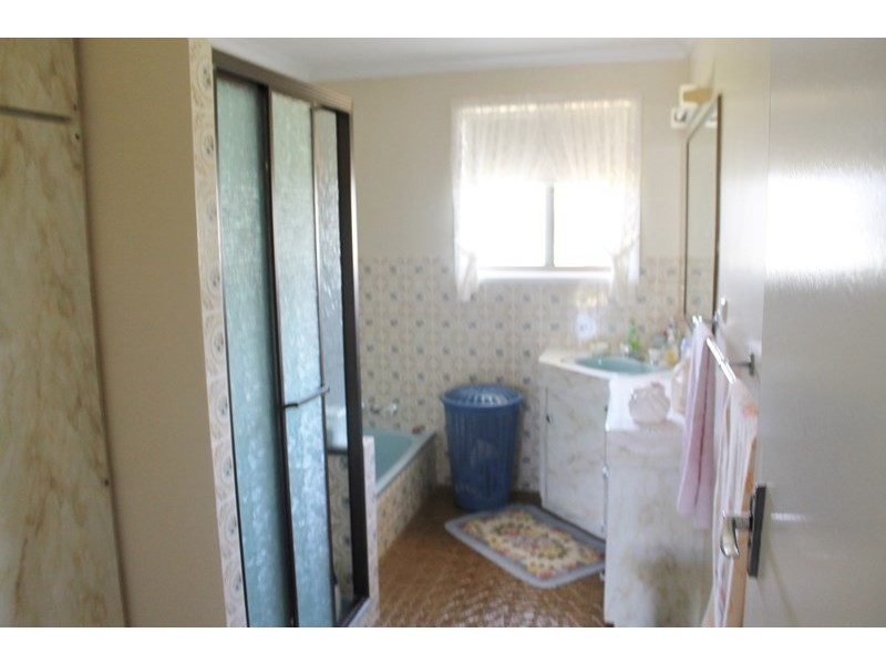 48 St Johns Road, Windermere QLD 4670