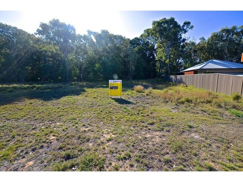 4 Sandpiper Grove, Moore Park Beach QLD 4670